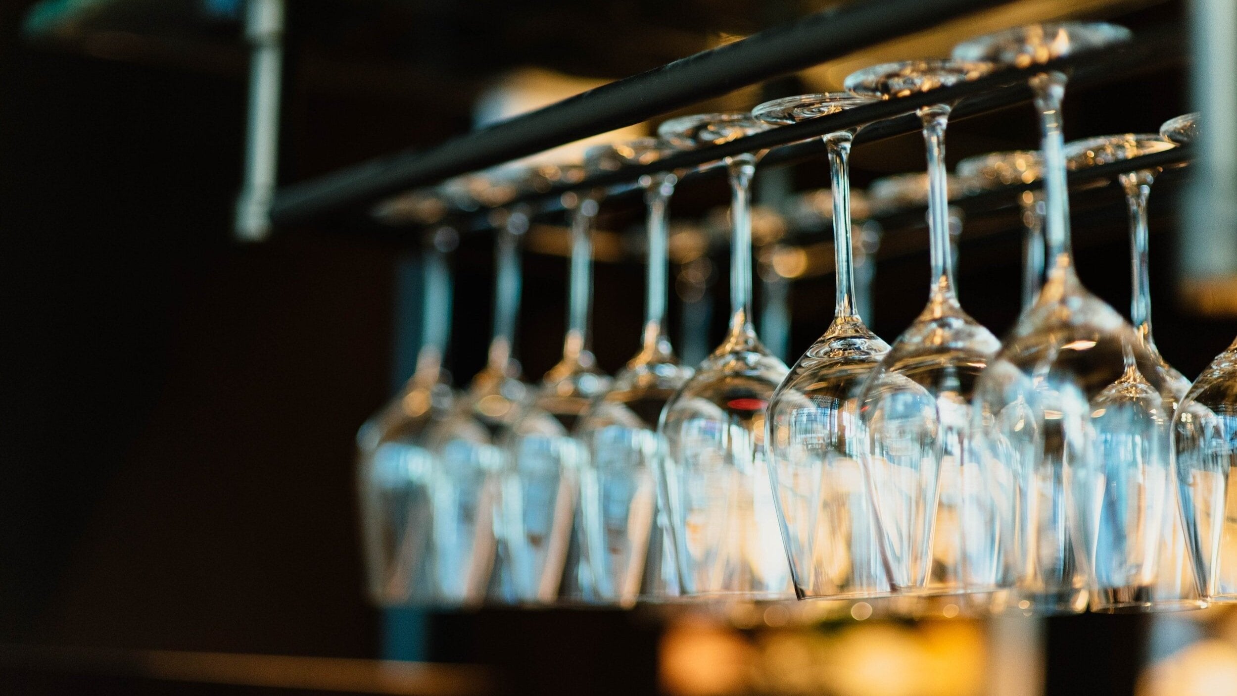 Synes du Champagne er for surt eller dyrt? Her er de billigere og knapt så syrlige alternativer