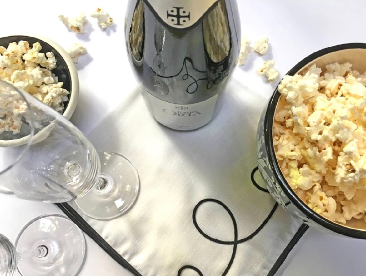 Cava og Popcorn: En utraditionel, men delikat sammensætning